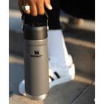 Garrafa T rmica Stanley Flip Straw Charcoal 651ml 4