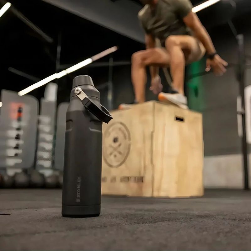 garrafa-termica-stanley-aerolight-fast-flow-matte-black-1-1l-4 jpg