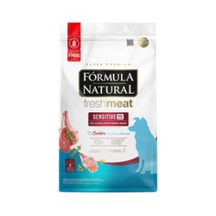 Ração Seca Fórmula Natural Fresh Meat Sensitive para Cães Adultos Porte Médio e Grande Cordeiro, Mandioca e Aloe e Vera 12kg